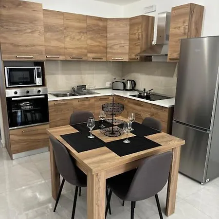 Emerald 2 Bedroom In *